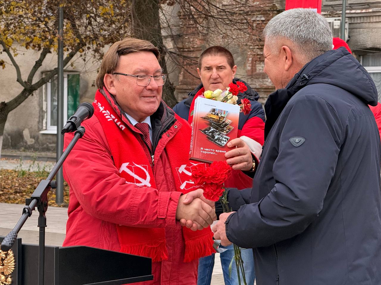Игорь Глущенко: Сегодня в Обояни торжественно открыли памятник В. И. Ленину после реставрации Игорь Глущенко: Сегодня в Обояни торжественно открыли памятник В. И. Ленину после реставрации