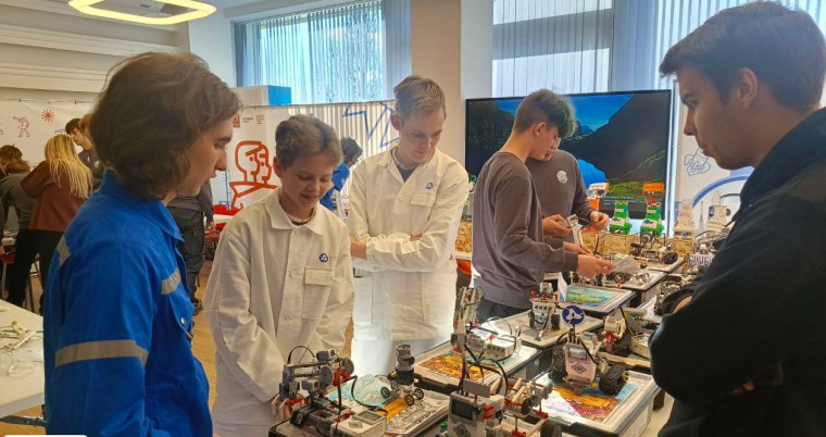 Городская команда школьников, финалист III конкурса научно-технического творчества имени Курчатова «Код Атома», вернулась из Москвы Городская команда школьников, финалист III конкурса научно-технического творчества имени Курчатова «Код Атома», вернулась из Москвы