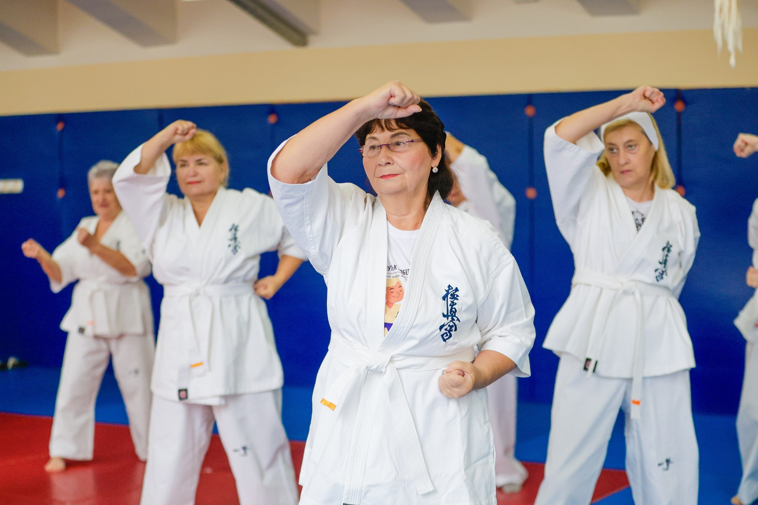 Участники проекта "Курское долголетие", занимающиеся киокусинкай, сдали квалификационный экзамен на ученические степени Участники проекта "Курское долголетие", занимающиеся киокусинкай, сдали квалификационный экзамен на ученические степени