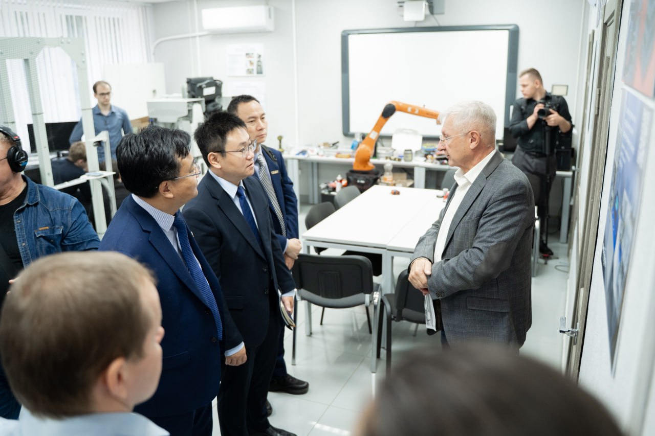 Курскую область впервые посетила делегация Группы компаний CCSP из Китайской Народной Республики Курскую область впервые посетила делегация Группы компаний CCSP из Китайской Народной Республики