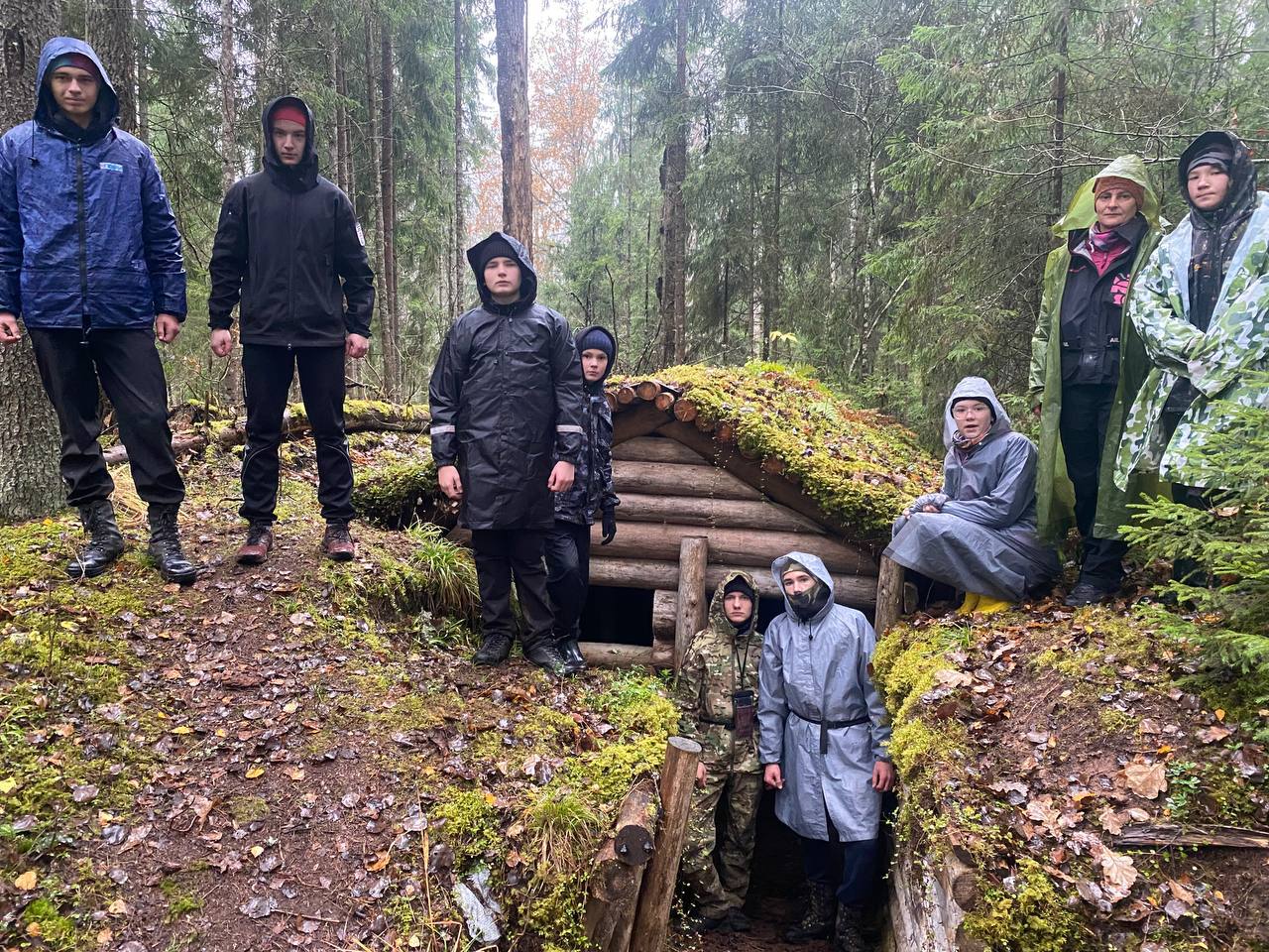 В Смоленской области курские школьники прошли «Дорогой детей войны» В Смоленской области курские школьники прошли «Дорогой детей войны»