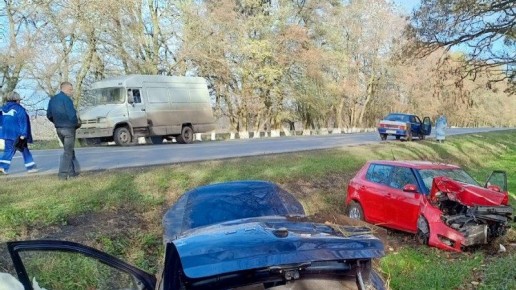 В Курской области машины вылетели с трассы