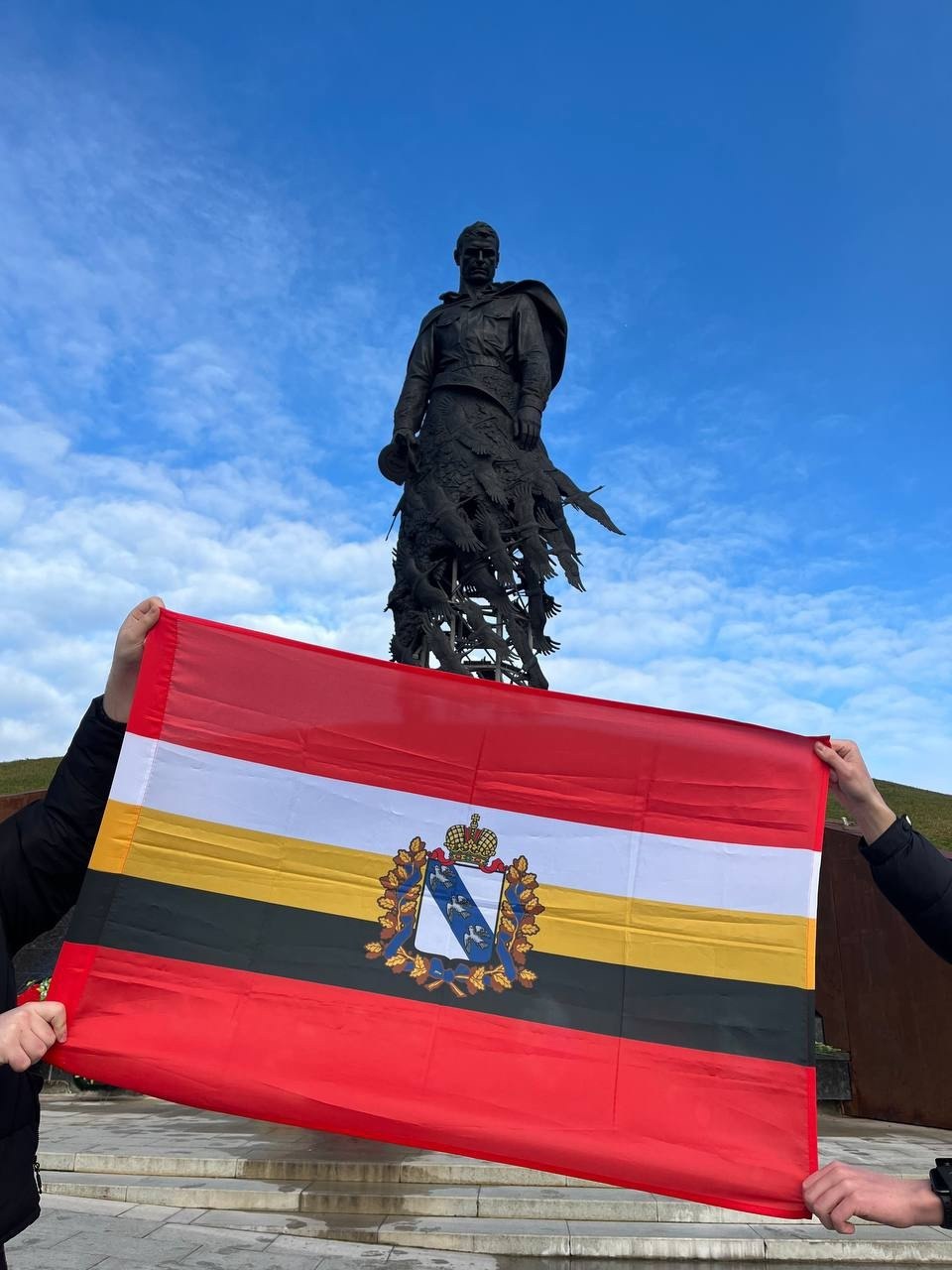 Курская область чтит память героев: пятидневная экспедиция по местам боевой славы! Курская область чтит память героев: пятидневная экспедиция по местам боевой славы!