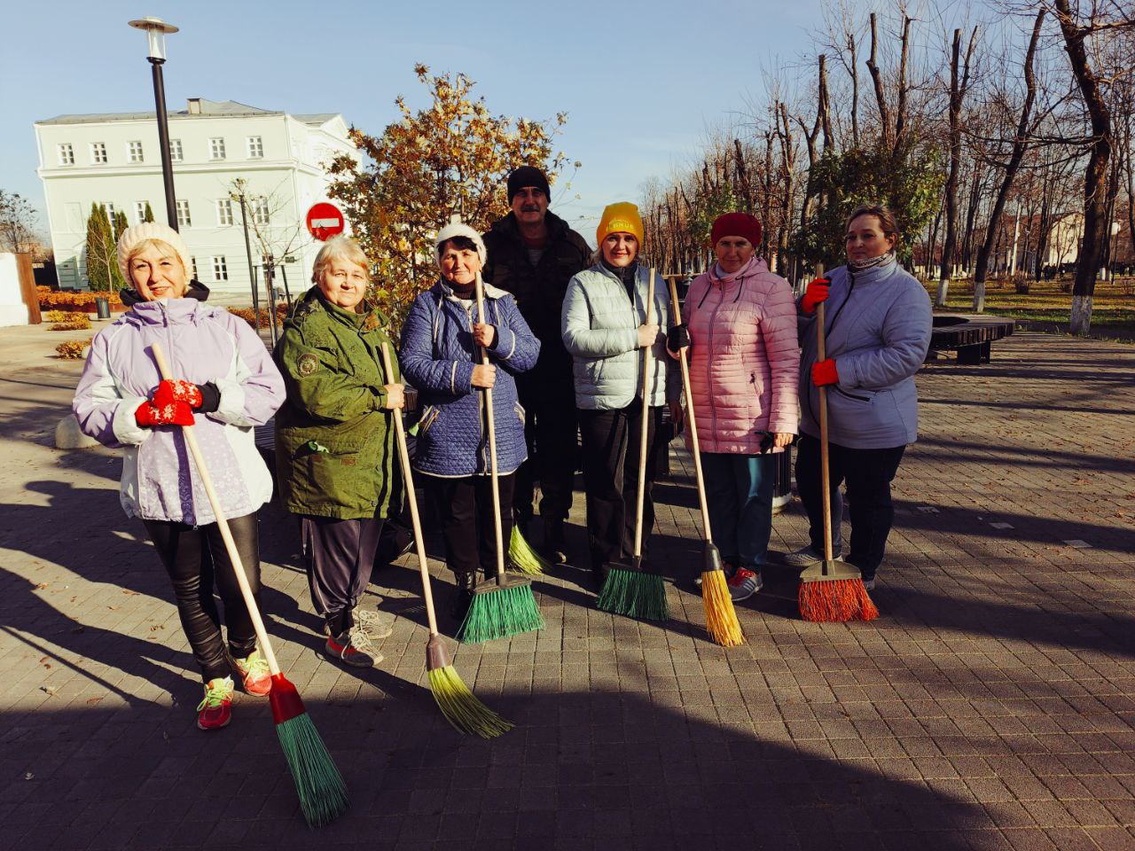 Сергей Цуканов: Сегодня в Фатеже прошёл общегородской осенний субботник, в котором приняли участие трудовые коллективы администрации района и города, подведомственных учреждений, активисты Движения Первых, работники ЖКХ и... Сергей Цуканов: Сегодня в Фатеже прошёл общегородской осенний субботник, в котором приняли участие трудовые коллективы администрации района и города, подведомственных учреждений, активисты Движения Первых, работники ЖКХ и...