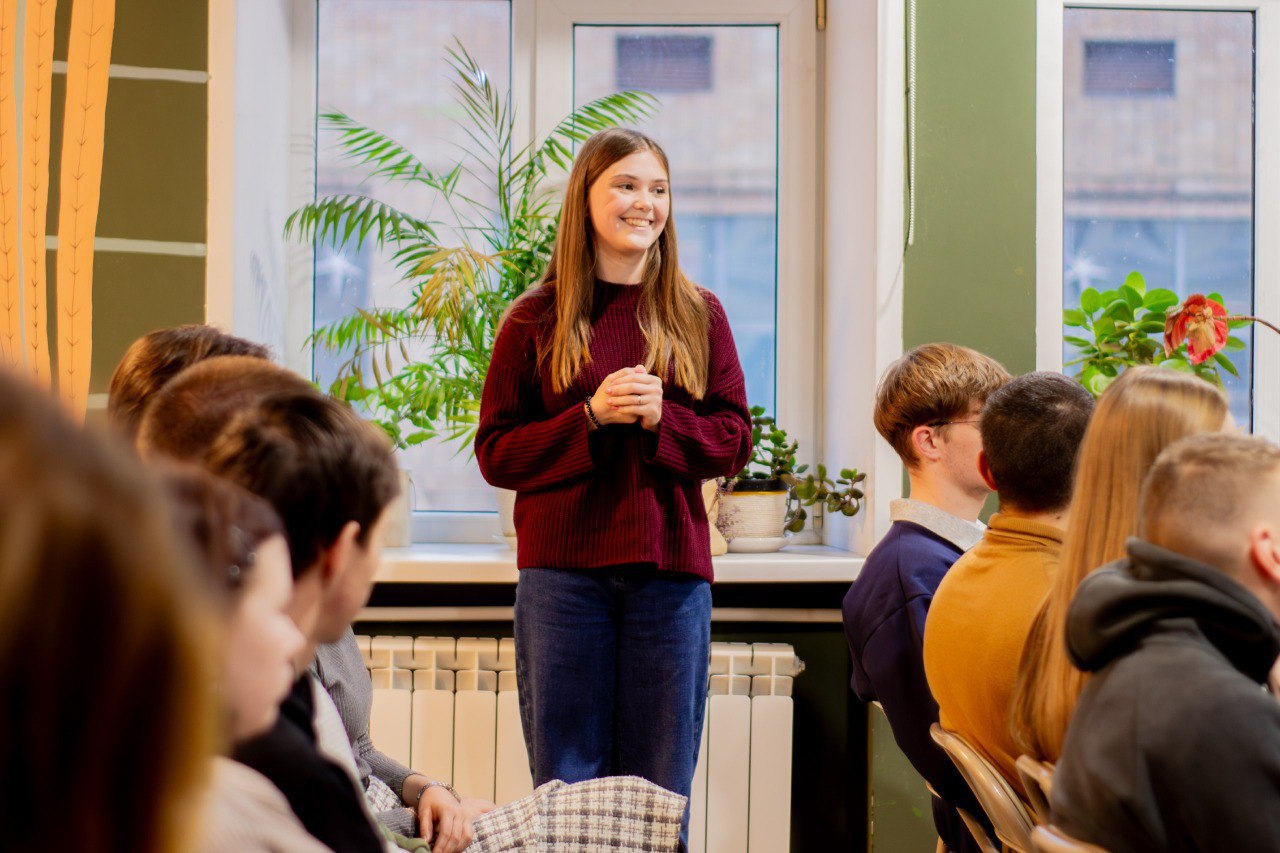 В креативном пространстве «Веранда» прошло первое в 2025-2026 учебном году заседание Городского молодёжного координационного совета В креативном пространстве «Веранда» прошло первое в 2025-2026 учебном году заседание Городского молодёжного координационного совета