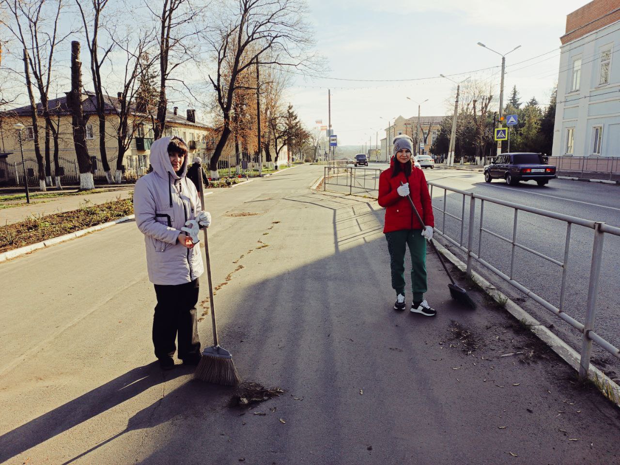 Сергей Цуканов: Сегодня в Фатеже прошёл общегородской осенний субботник, в котором приняли участие трудовые коллективы администрации района и города, подведомственных учреждений, активисты Движения Первых, работники ЖКХ и... Сергей Цуканов: Сегодня в Фатеже прошёл общегородской осенний субботник, в котором приняли участие трудовые коллективы администрации района и города, подведомственных учреждений, активисты Движения Первых, работники ЖКХ и...