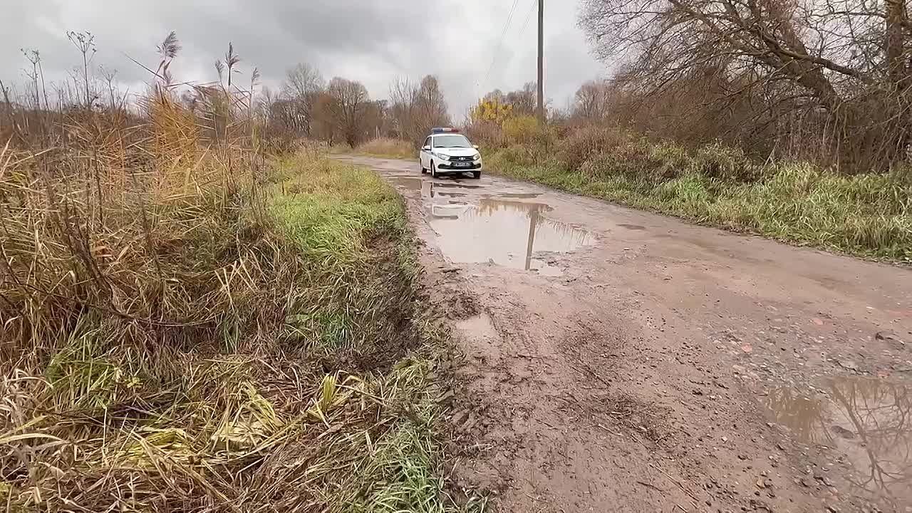 Семья из Курска поблагодарила Госавтоинспекторов за помощь в экстренной ситуации