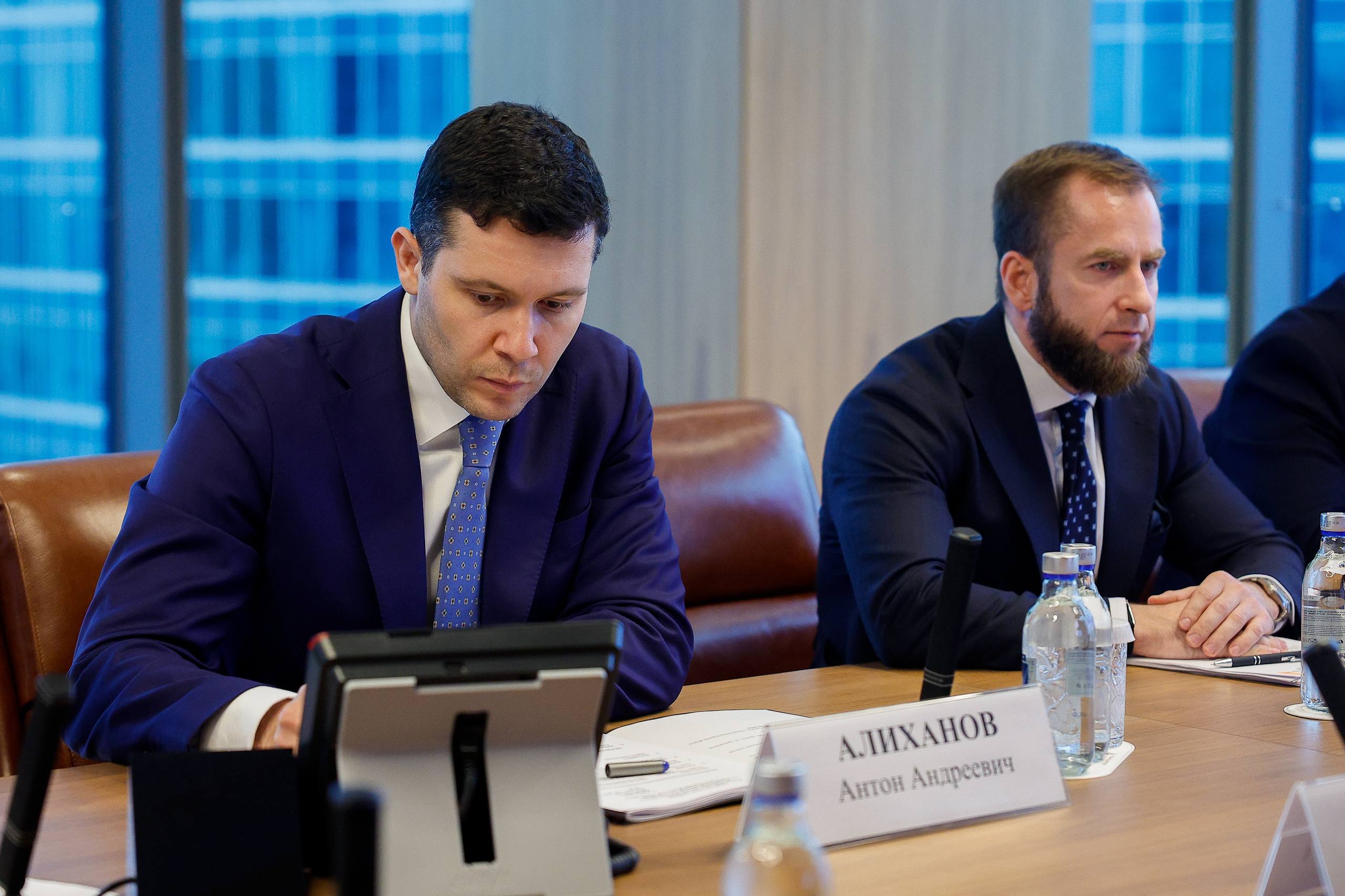 Александр Хинштейн: В ходе рабочего дня в столице провёл встречу с министром промышленности и торговли Антоном Алихановым: поблагодарил за помощь, которая оказывается региону, обсудили дальнейшее развитие промышленного... Александр Хинштейн: В ходе рабочего дня в столице провёл встречу с министром промышленности и торговли Антоном Алихановым: поблагодарил за помощь, которая оказывается региону, обсудили дальнейшее развитие промышленного...