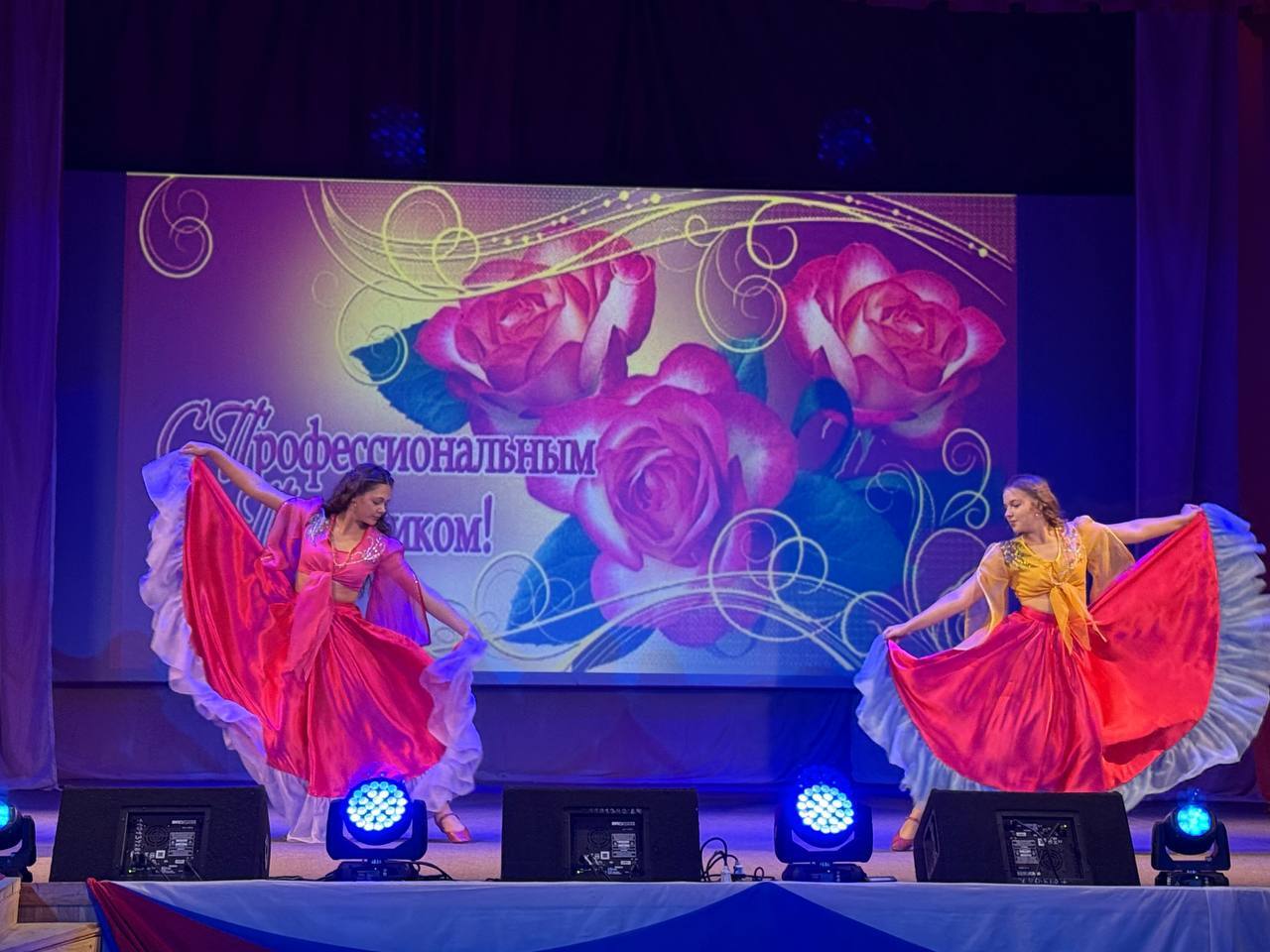 В Пристенском районе отметили приближающийся День сотрудника органов внутренних дел! Сегодня в районном Доме культуры состоялось торжество, посвященное тем, кто стоит на страже нашего спокойствия В Пристенском районе отметили приближающийся День сотрудника органов внутренних дел! Сегодня в районном Доме культуры состоялось торжество, посвященное тем, кто стоит на страже нашего спокойствия