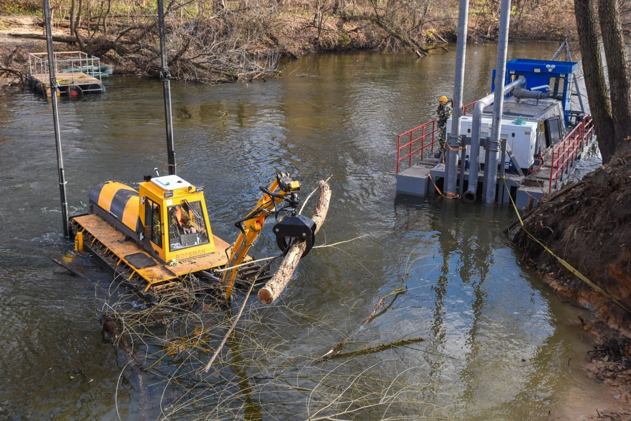 В Курске продолжают расчистку реки Тускарь на участке от плотины на Курском водохранилище до устья