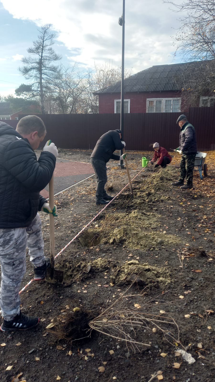 Озеленение Центральной площади в м. Свобода Озеленение Центральной площади в м. Свобода