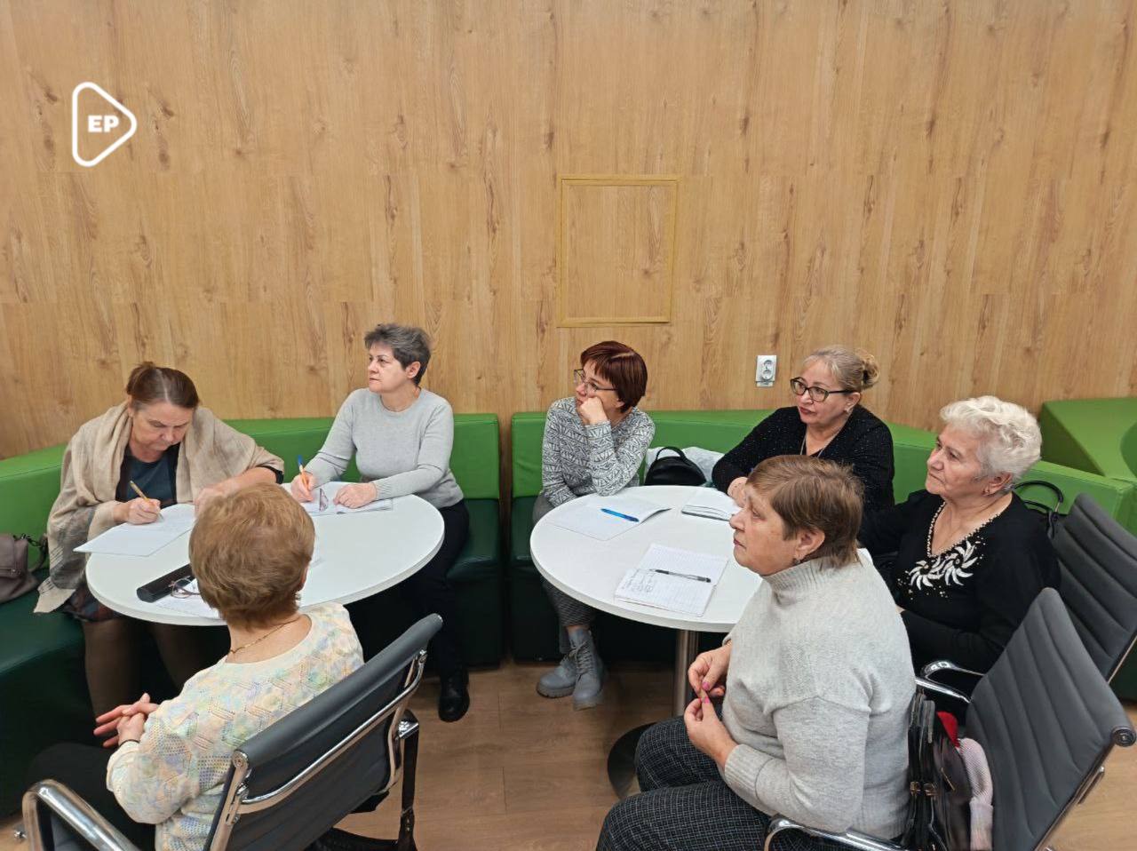 В Курской области ко Дню народного единства прошла тематическая лекция для старшего поколения В Курской области ко Дню народного единства прошла тематическая лекция для старшего поколения