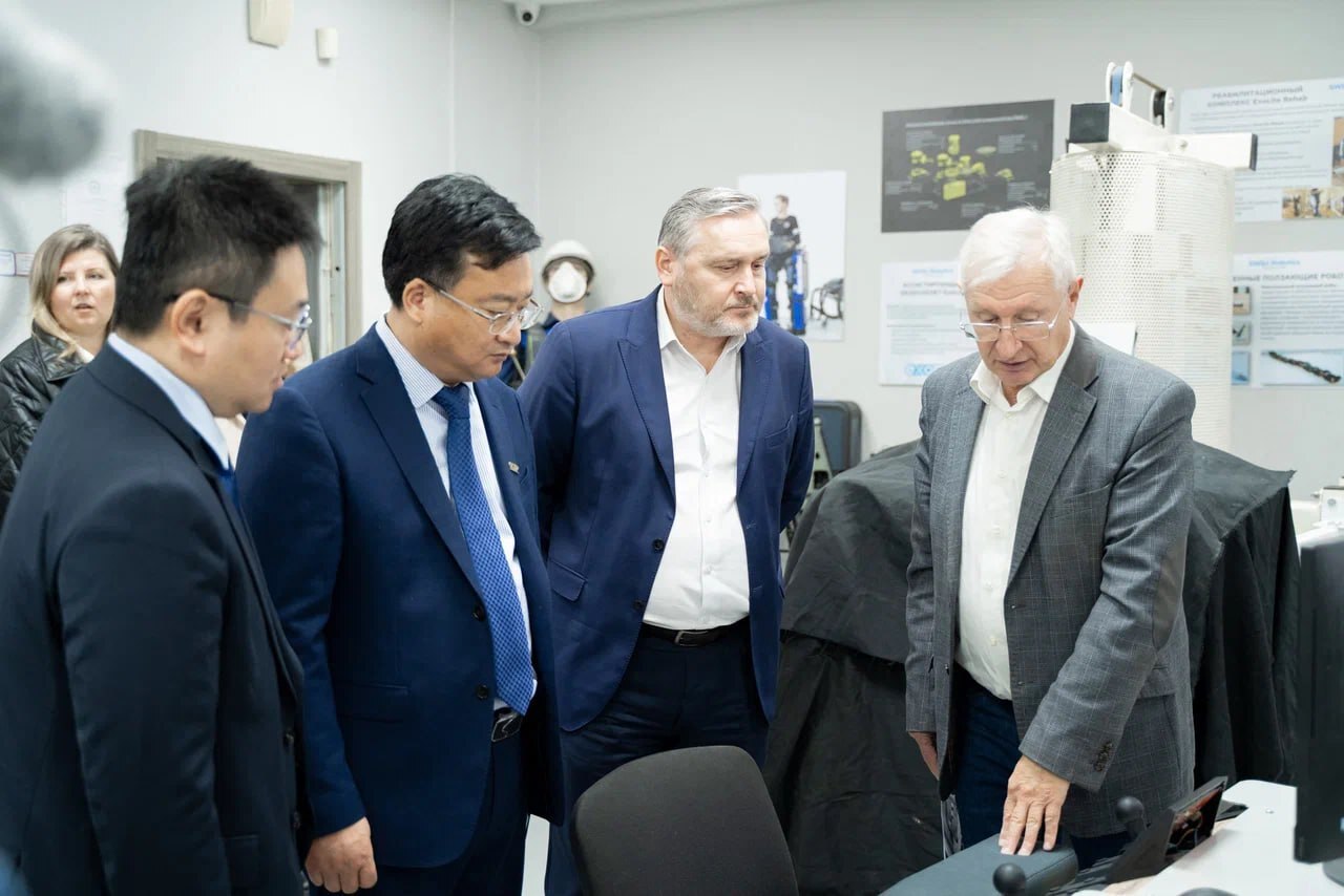 Представители группы компаний CCSP из Китая посетили курскую площадку «Совтест АТЕ» Представители группы компаний CCSP из Китая посетили курскую площадку «Совтест АТЕ»