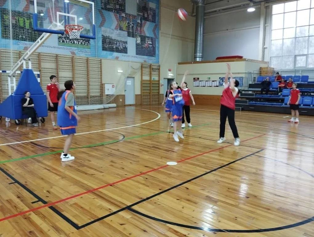 Виктор Петров: Вчера, 5 ноября, в универсальном спортивном зале «Русич» состоялся муниципальный этап Спартакиады школьных спортивных клубов по баскетболу в формате 3x3 Виктор Петров: Вчера, 5 ноября, в универсальном спортивном зале «Русич» состоялся муниципальный этап Спартакиады школьных спортивных клубов по баскетболу в формате 3x3