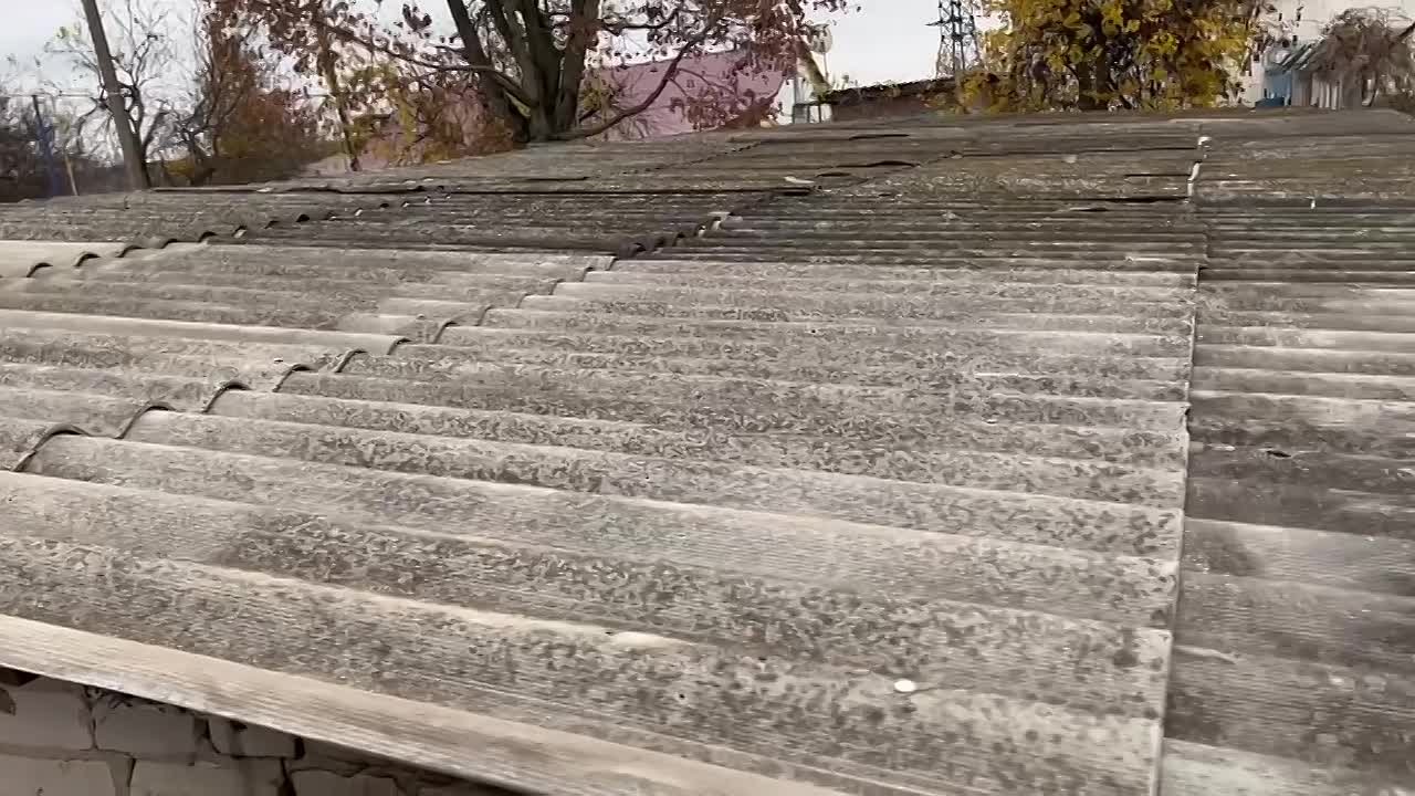 Игорь Кастюкевич: Волонтеры Единой России лагеря «Курский рубеж» восстанавливают дома в Курском приграничье, где проживают пенсионеры и помогают участникам СВО и их близким