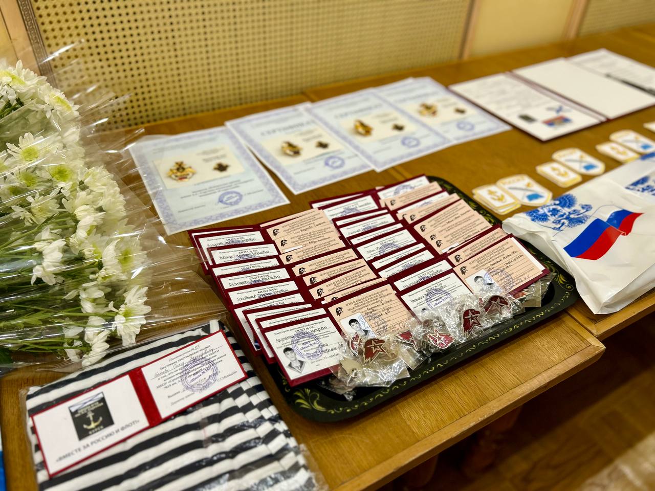 Более 20 учеников школы № 18 имени А.С. Сергеева получили удостоверения и знаки участника Всероссийского детско-юношеского военно-патриотического общественного движения «Юнармия» Более 20 учеников школы № 18 имени А.С. Сергеева получили удостоверения и знаки участника Всероссийского детско-юношеского военно-патриотического общественного движения «Юнармия»