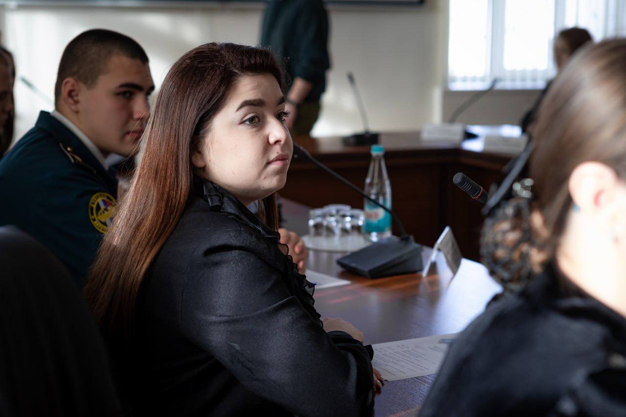 Евгений Маслов: Вместе с коллегами принял участие в заседании круглого стола на тему: «Влияние информационного пространства на формирование личности детей и молодежи» муниципального этапа XXXIV Международных Рождественских... Евгений Маслов: Вместе с коллегами принял участие в заседании круглого стола на тему: «Влияние информационного пространства на формирование личности детей и молодежи» муниципального этапа XXXIV Международных Рождественских...