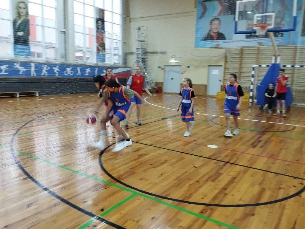 Виктор Петров: Вчера, 5 ноября, в универсальном спортивном зале «Русич» состоялся муниципальный этап Спартакиады школьных спортивных клубов по баскетболу в формате 3x3 Виктор Петров: Вчера, 5 ноября, в универсальном спортивном зале «Русич» состоялся муниципальный этап Спартакиады школьных спортивных клубов по баскетболу в формате 3x3