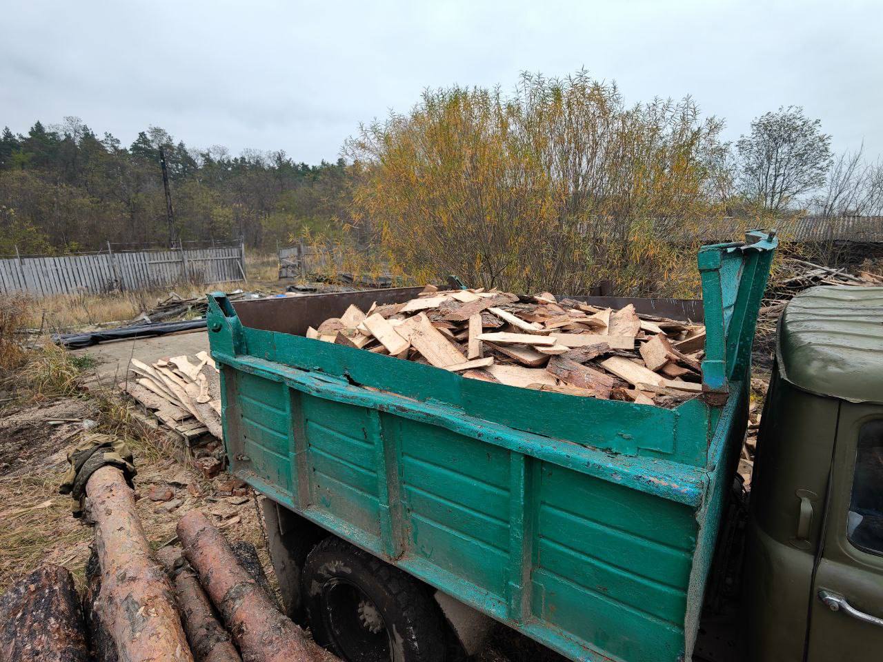 Игорь Кастюкевич: Волонтеры Единой России лагеря «Курский рубеж» помогают участникам СВО запастить на зиму дровами Игорь Кастюкевич: Волонтеры Единой России лагеря «Курский рубеж» помогают участникам СВО запастить на зиму дровами