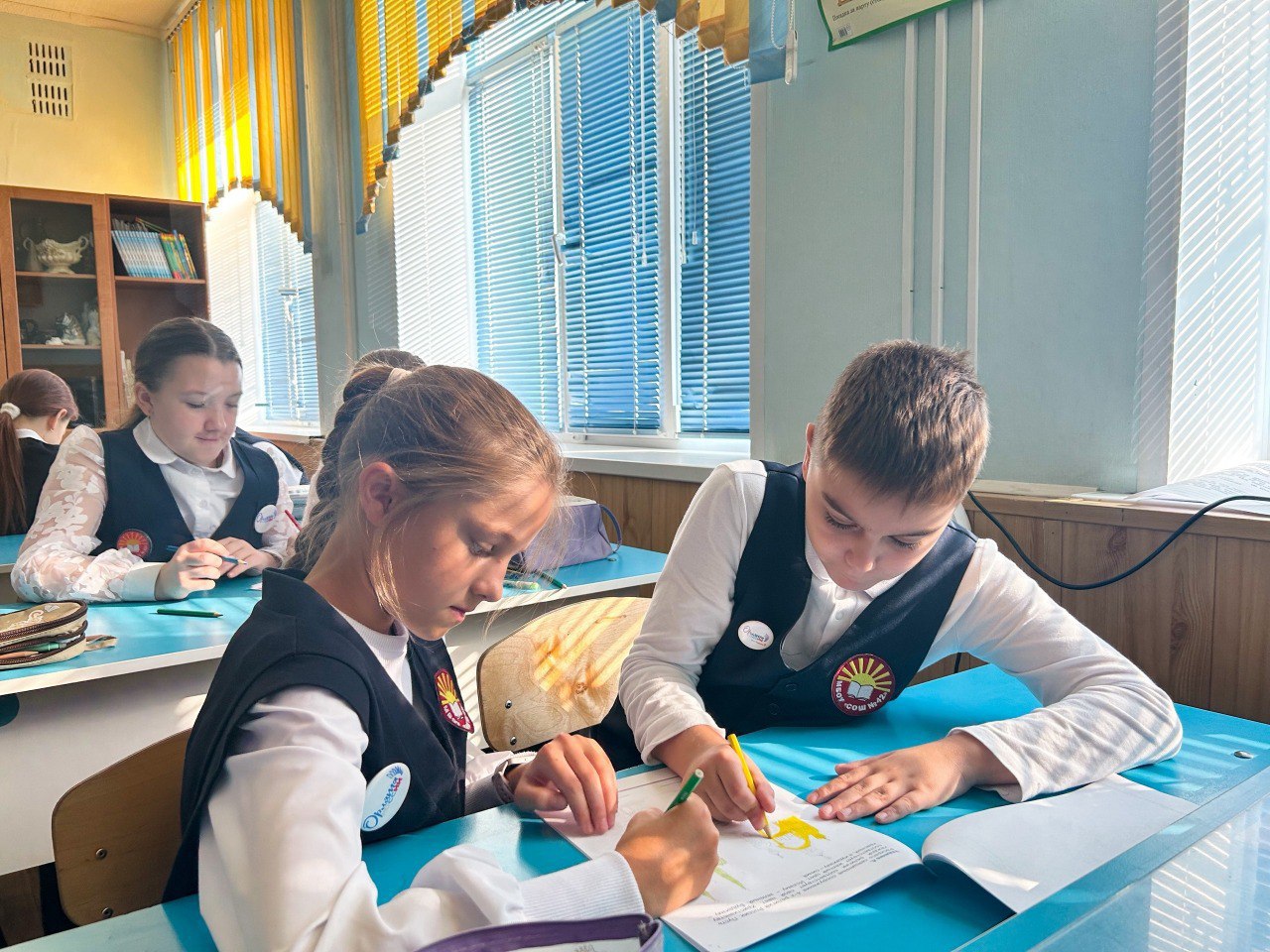 Ко Дню народного единства в лагере «Орленок» прошла квест-игра между командами первичных отделений «Движения Первых» города Курска Ко Дню народного единства в лагере «Орленок» прошла квест-игра между командами первичных отделений «Движения Первых» города Курска