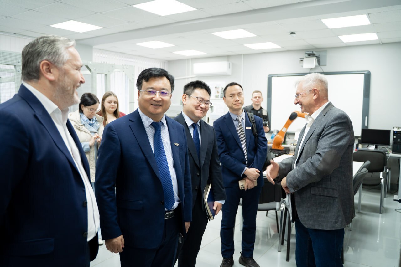 Представители группы компаний CCSP из Китая посетили курскую площадку «Совтест АТЕ» Представители группы компаний CCSP из Китая посетили курскую площадку «Совтест АТЕ»