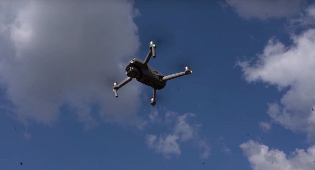 12-летний ребенок ранен в результате атаки вражеского дрона на движущийся автомобиль в селе Октябрьское Рыльского района