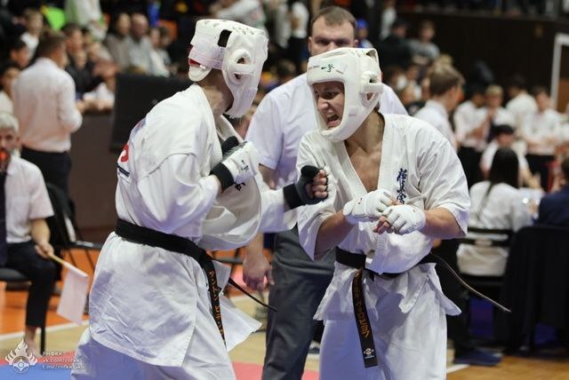 МЕДАЛИ «МЕДНОГО ВСАДНИКА». Курские спортсмены с триумфом выступили в Санкт-Петербурге на всероссийских соревнованиях по киокусинкай «Медный всадник»
