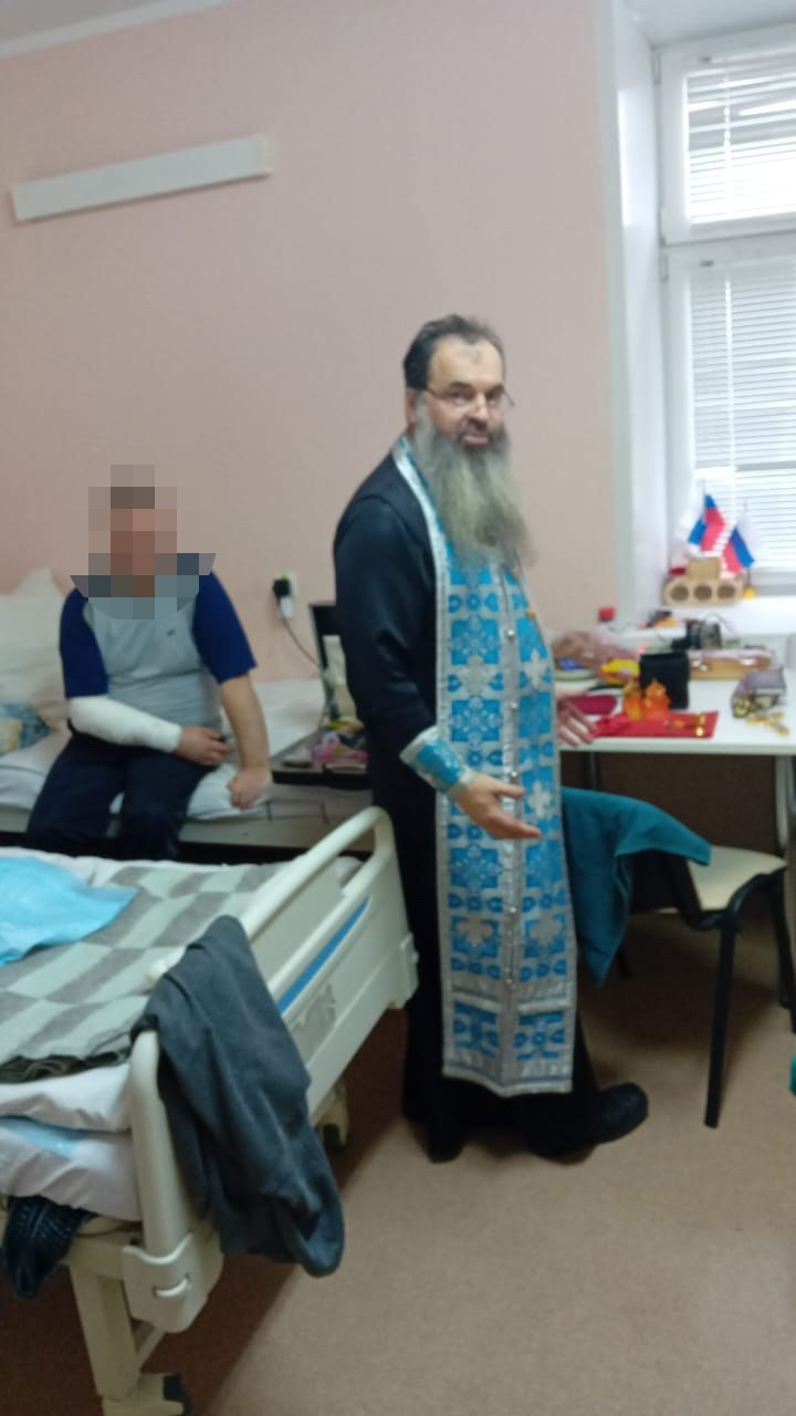 В день празднования Казанской иконы Божией Матери, по благословению Преосвященнейшего Паисия, епископа Железногорского и Льговского, духовенство Фатежского благочиния посетило военный госпиталь, расположенный на территории... В день празднования Казанской иконы Божией Матери, по благословению Преосвященнейшего Паисия, епископа Железногорского и Льговского, духовенство Фатежского благочиния посетило военный госпиталь, расположенный на территории...