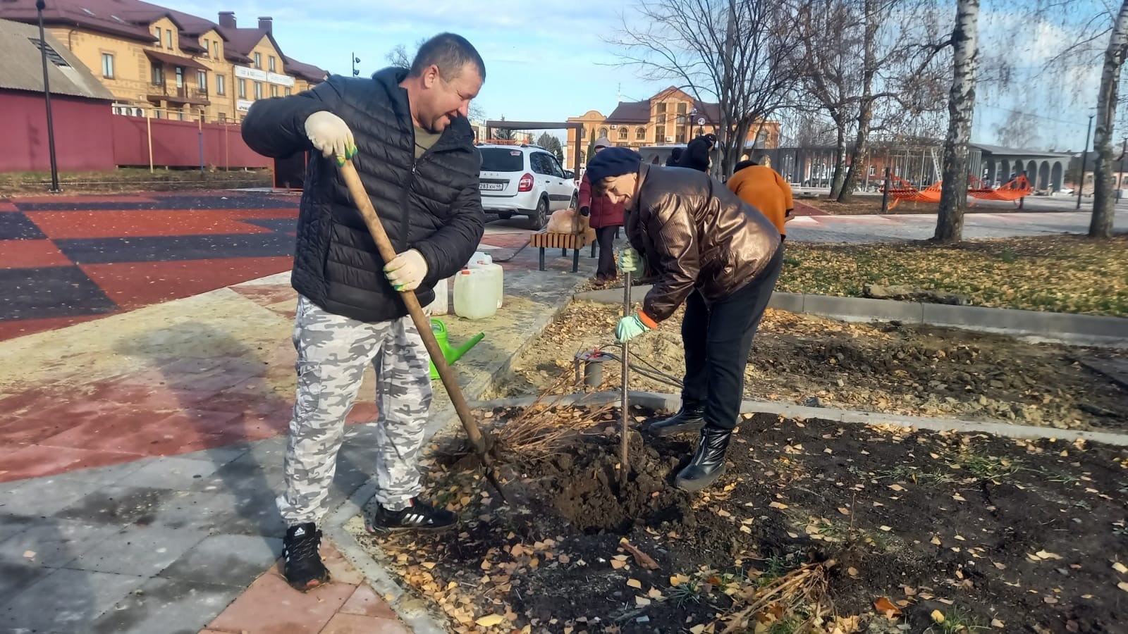 Озеленение Центральной площади в м. Свобода Озеленение Центральной площади в м. Свобода