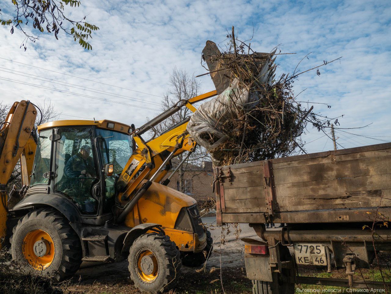 Алексей Клемешов: На протяжении двух дней, благодаря содействию организаций, расположенных на территории города, и личному участию индивидуальных предпринимателей, были убраны несанкционированные свалки на контейнерных... Алексей Клемешов: На протяжении двух дней, благодаря содействию организаций, расположенных на территории города, и личному участию индивидуальных предпринимателей, были убраны несанкционированные свалки на контейнерных...