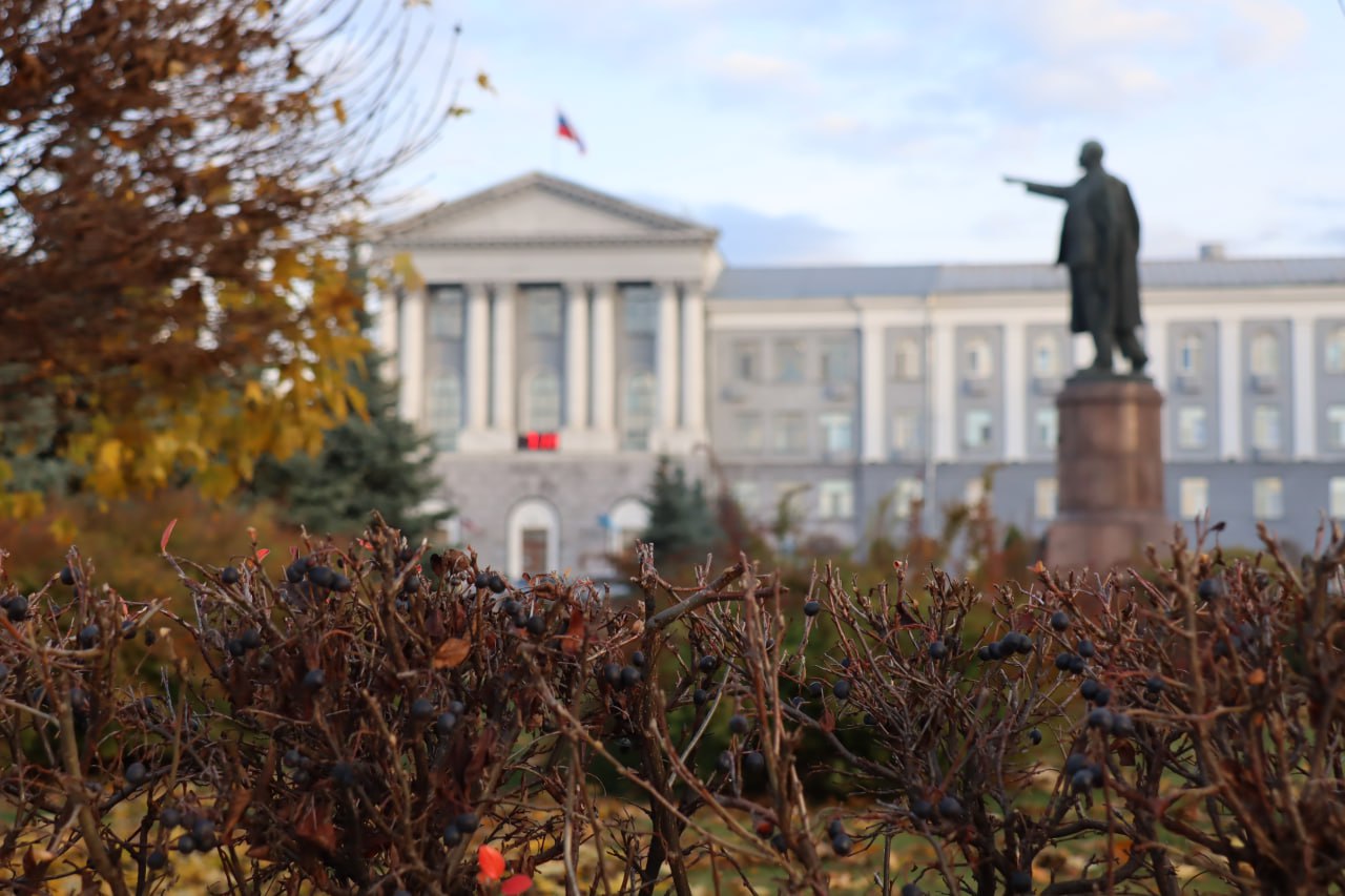 Утро радует солнцем. Желаем всем хорошего завершения рабочей недели и отличных выходных! Фото: Александр Баламутов