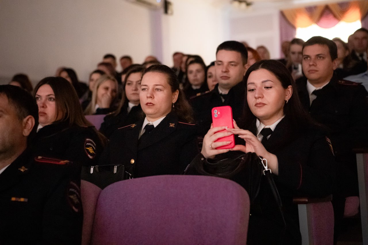 Евгений Маслов: 10 ноября в России будет отмечаться День сотрудника органов внутренних дел Евгений Маслов: 10 ноября в России будет отмечаться День сотрудника органов внутренних дел