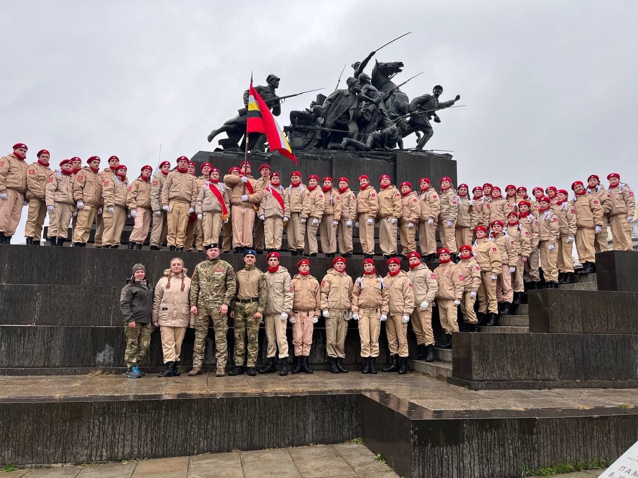 55 курских юнармейцев приняли участие во Всероссийском патриотическом проекте «Парад Памяти» в Самаре