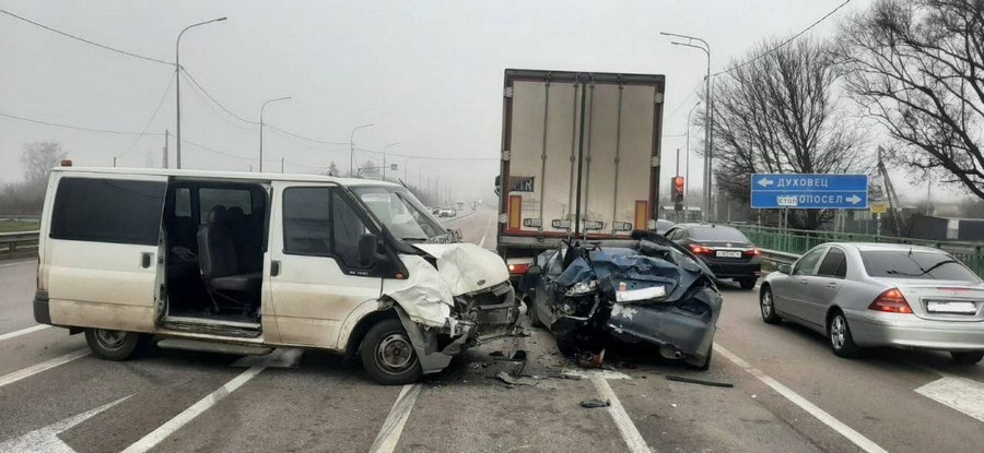 В УМВД сообщили подробности тройной аварии с пострадавшими детьми под Курском