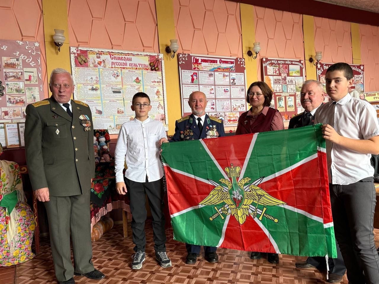 От Сердца к Сердцу: Ветераны-пограничники передали важный Урок мужества «В жизни всегда есть место подвигу!» От Сердца к Сердцу: Ветераны-пограничники передали важный Урок мужества «В жизни всегда есть место подвигу!»