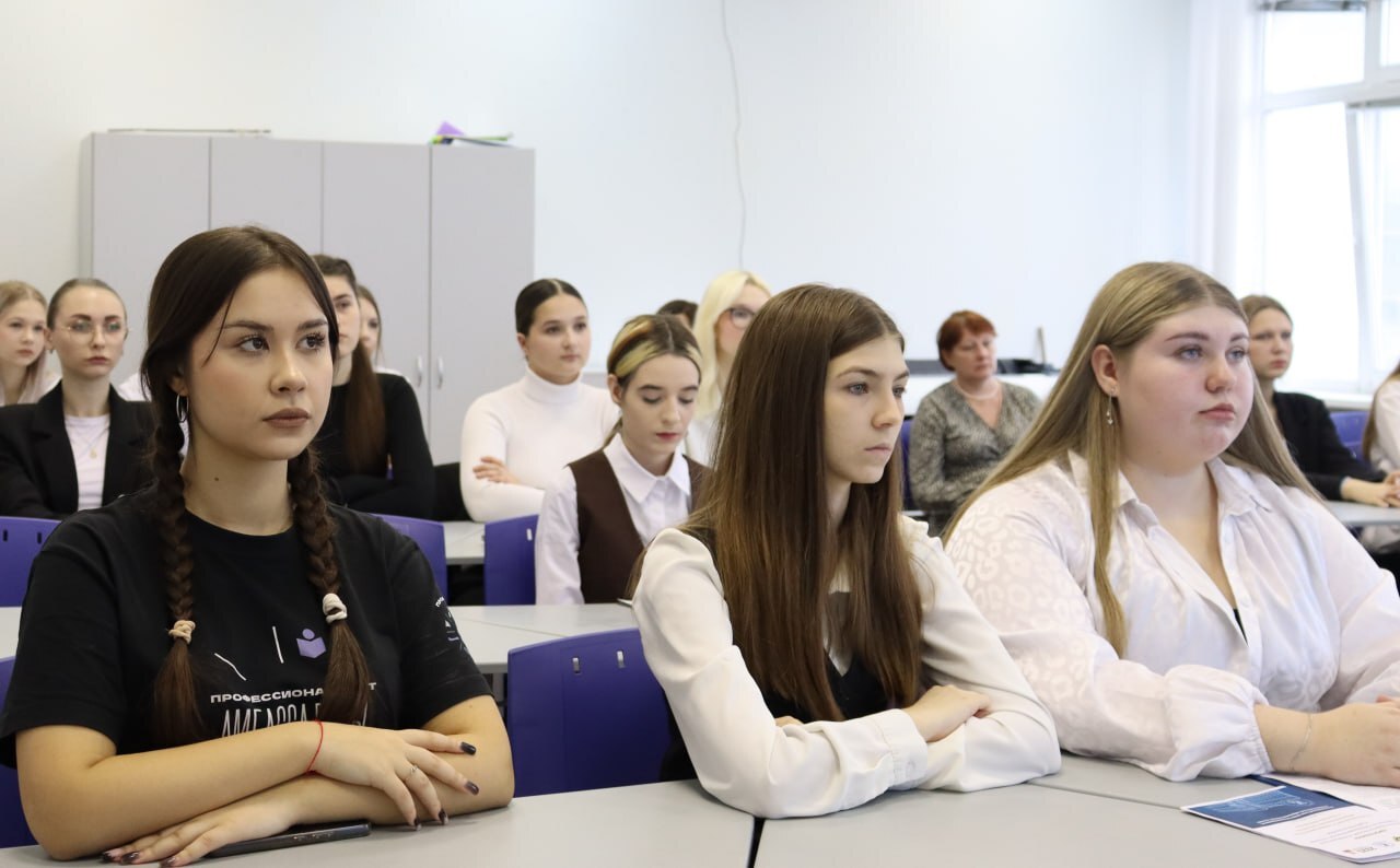 Курские педагоги обсудили духовно-нравственное воспитание молодежи Курские педагоги обсудили духовно-нравственное воспитание молодежи