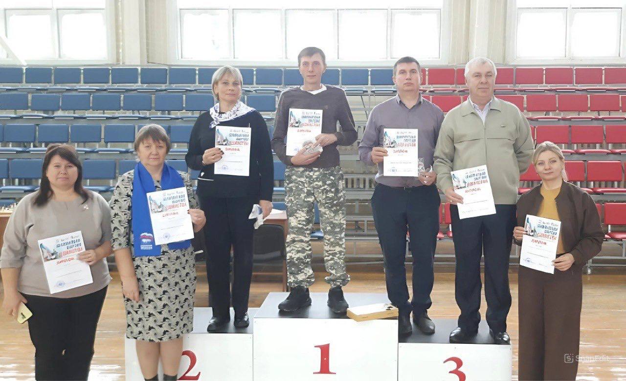 Единороссы продолжают проводить шахматные турниры Единороссы продолжают проводить шахматные турниры