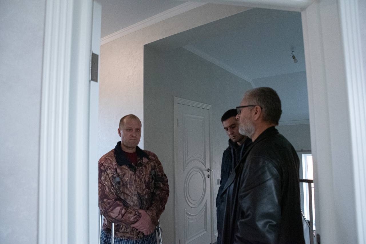 Евгений Маслов: По поручению губернатора Александра Хинштейна в Железнодорожном округе проходит подомовой обход территорий после падения обломков сбитого украинского БПЛА Евгений Маслов: По поручению губернатора Александра Хинштейна в Железнодорожном округе проходит подомовой обход территорий после падения обломков сбитого украинского БПЛА