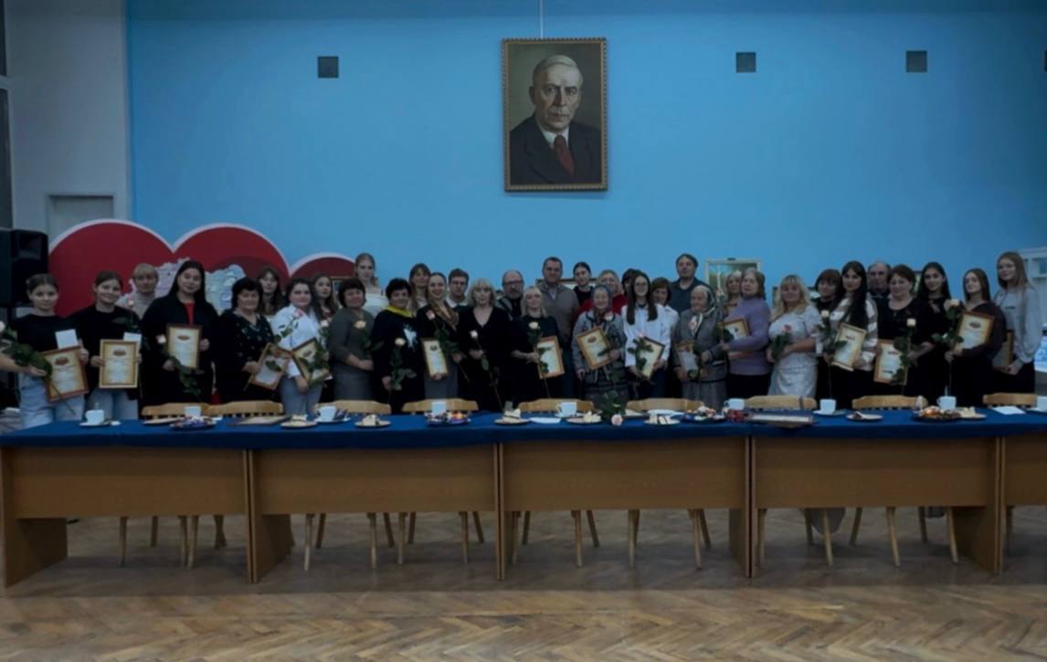 Встретился с творческими коллективами Суджанского района Встретился с творческими коллективами Суджанского района