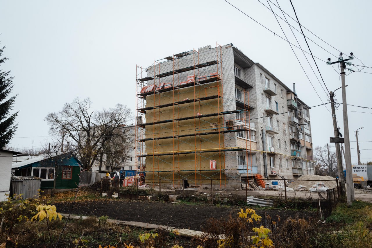 Губернатор Курской области Александр Хинштейн в ходе рабочей поездки в город Льгов посетил ряд социальных объектов, а также прямо на улице пообщался с жителями Губернатор Курской области Александр Хинштейн в ходе рабочей поездки в город Льгов посетил ряд социальных объектов, а также прямо на улице пообщался с жителями