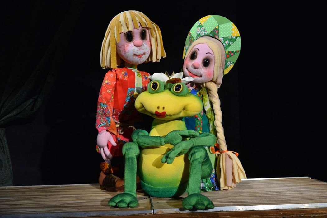 Приготовьтесь к путешествию, где куклы оживают, а сказки становятся реальностью! Приготовьтесь к путешествию, где куклы оживают, а сказки становятся реальностью!