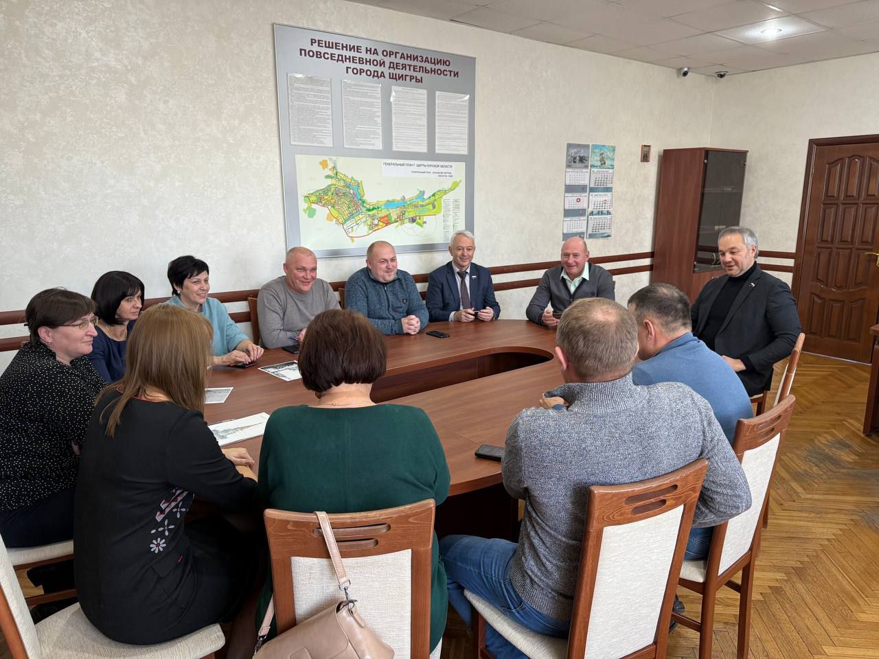 Сергей Черников: Друзья, забыл сообщить, вчера прошла встреча депутатов Щигровской городской думы седьмого созыва с депутатом Государственной Думы Федерального собрания Российской Федерации VIII созыва от партии «Единая... Сергей Черников: Друзья, забыл сообщить, вчера прошла встреча депутатов Щигровской городской думы седьмого созыва с депутатом Государственной Думы Федерального собрания Российской Федерации VIII созыва от партии «Единая...