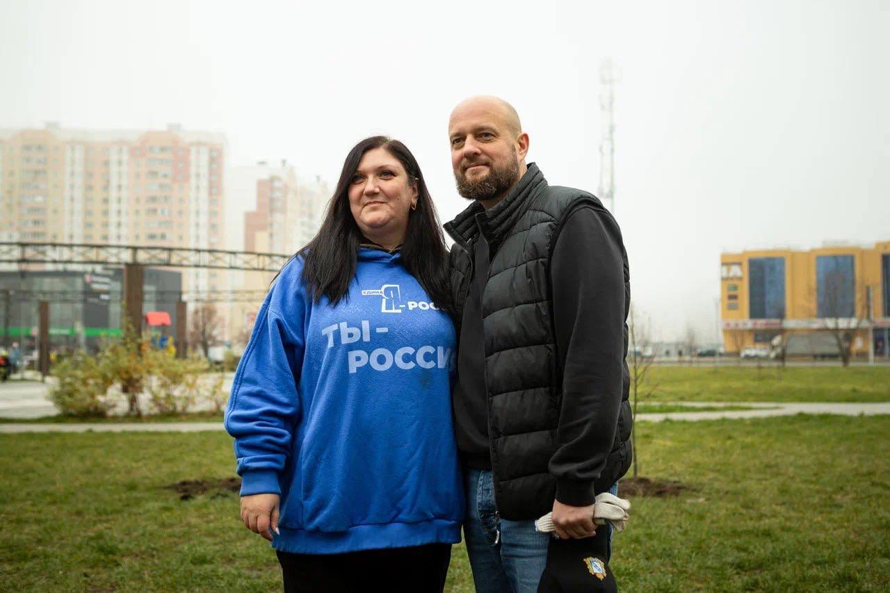 Единороссы, молодогвардейцы и общественники высадили в сквере Молодежный молодые липы Единороссы, молодогвардейцы и общественники высадили в сквере Молодежный молодые липы