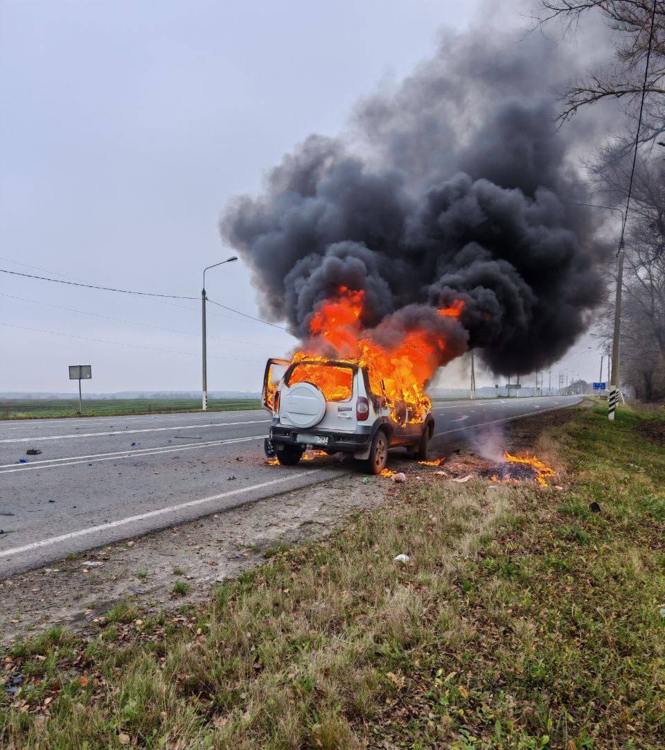 Осторожно! ВСУ атакуют гражданские автомобили FPV-дронами по автодороге Хомутовка — Троебортное — Севск