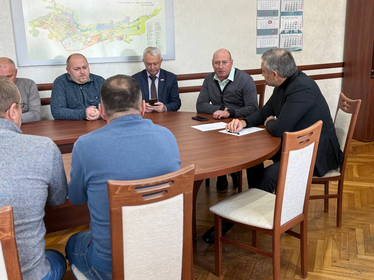 Сергей Черников: Друзья, забыл сообщить, вчера прошла встреча депутатов Щигровской городской думы седьмого созыва с депутатом Государственной Думы Федерального собрания Российской Федерации VIII созыва от партии «Единая... Сергей Черников: Друзья, забыл сообщить, вчера прошла встреча депутатов Щигровской городской думы седьмого созыва с депутатом Государственной Думы Федерального собрания Российской Федерации VIII созыва от партии «Единая...