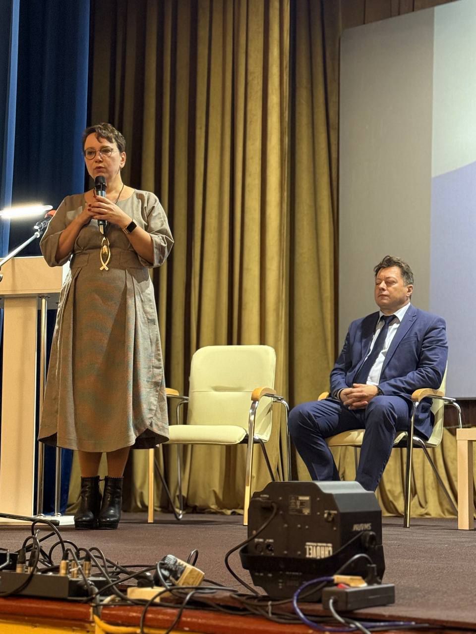 Сергей Черников: Друзья, сегодня врио министра здравоохранения Светлана Ермолова посетила ОБУЗ "Щигровско-Черемисиновская ЦРБ" после чего провела встречу с жителями города Щигры и Щигровского района Сергей Черников: Друзья, сегодня врио министра здравоохранения Светлана Ермолова посетила ОБУЗ "Щигровско-Черемисиновская ЦРБ" после чего провела встречу с жителями города Щигры и Щигровского района