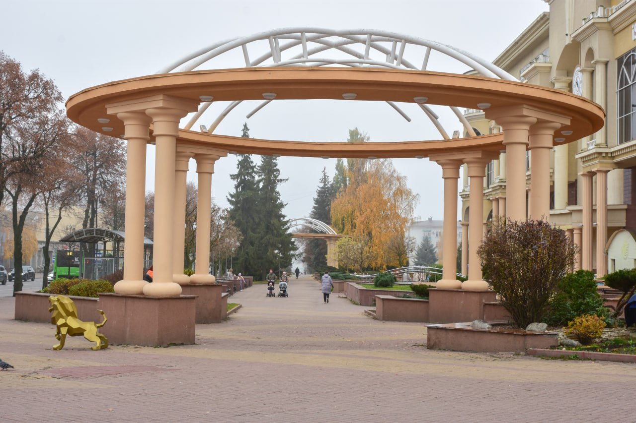 Губернатор недоволен закрытым для курян стадионом Губернатор недоволен закрытым для курян стадионом