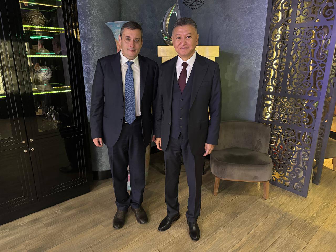 Александр Хинштейн обсудил накануне в Москве с Кирсаном Илюмжиновым, экс-президентом Международной шахматной федерации (FIDE), поддержку детских шахмат в нашем регионе