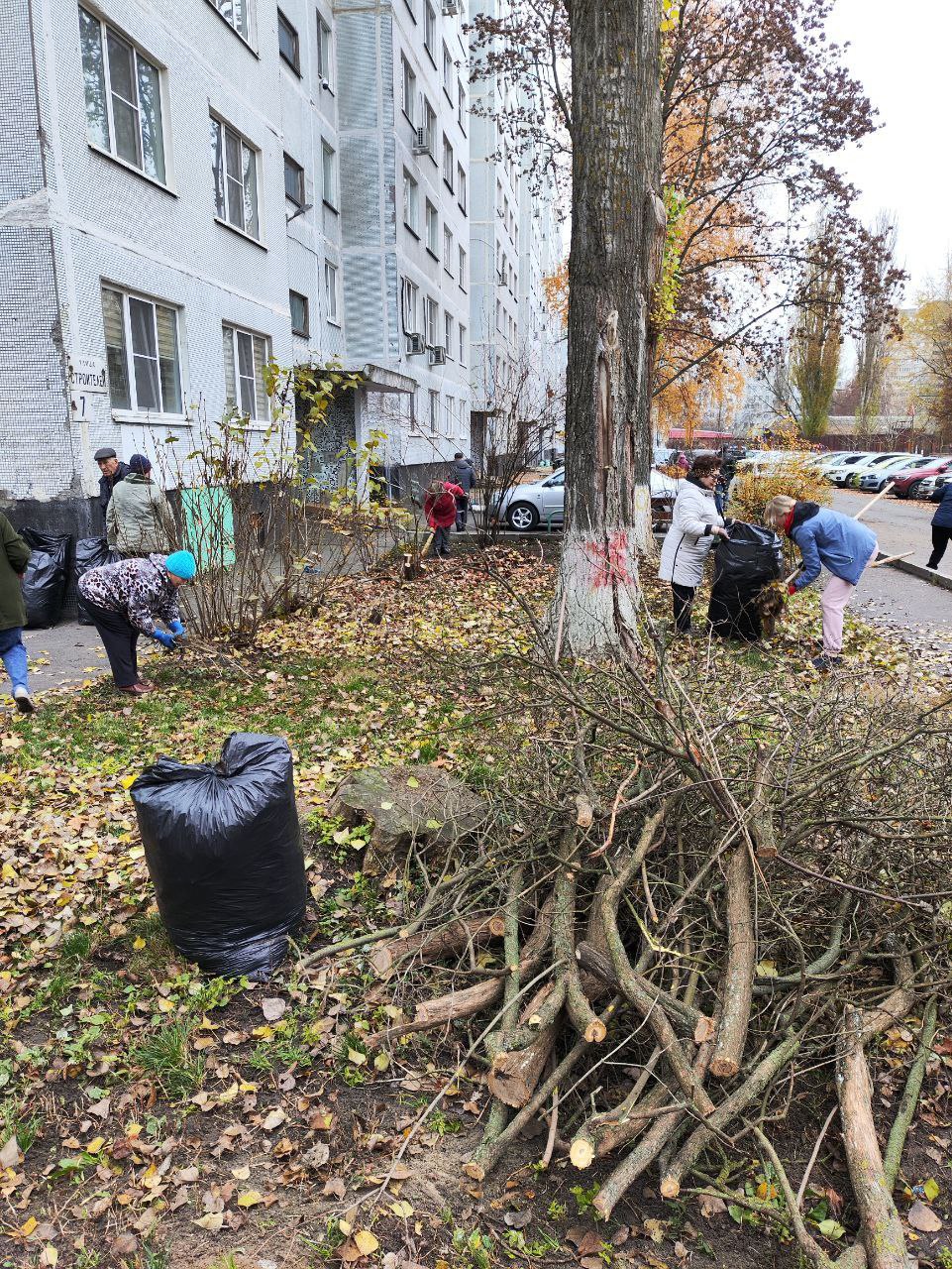 Игорь Корпунков: ТОС "На Строителей" вышел на традиционный субботник! Игорь Корпунков: ТОС "На Строителей" вышел на традиционный субботник!