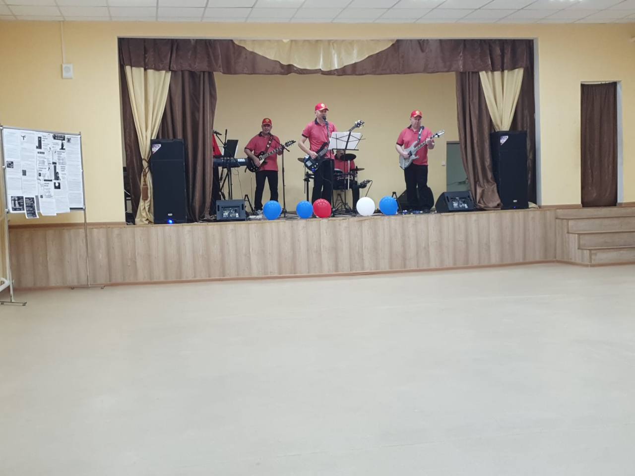 Виктор Петров: Вчера в селе средняя Ольшанка Пристенского района прошел престольный праздник в честь Дня памяти святого великомученника Димитрия Солунского! Этот день стал не только значимой датой в церковном календаре, но и... Виктор Петров: Вчера в селе средняя Ольшанка Пристенского района прошел престольный праздник в честь Дня памяти святого великомученника Димитрия Солунского! Этот день стал не только значимой датой в церковном календаре, но и...